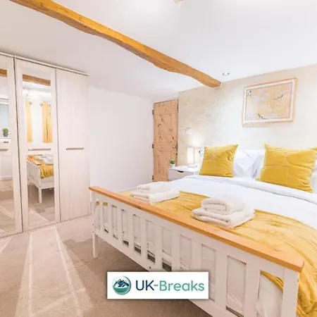 Traditional 17th Century With Free Parking Keswick (Cumbria)