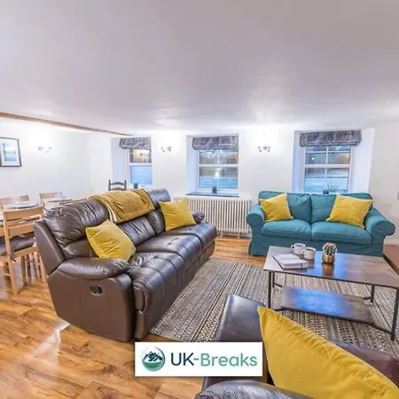 Traditional 17th Century With Free Parking * Keswick (Cumbria)