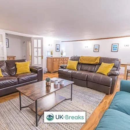 Traditional 17th Century With Free Parking Keswick (Cumbria)